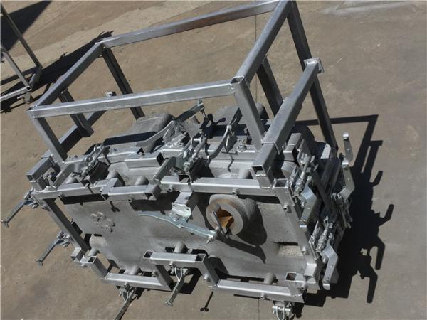 8000 Shots Rotational Moulding Tools 65l Plastic Diesel Tank With Big Brass Thread Part