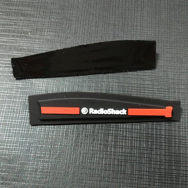 Ярлыков одежды логотипа украшения 3D значок силикона резиновых пластиковый для футболки