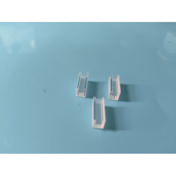 10x5x4mm Rectangular Groove Quartz Base Precision Milled Slot For Optical Component Positioning