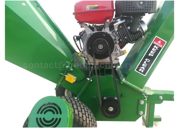 Gasoline Engine Wood Chipper Shredder 5 Inches Chipping Capacity With 2 Cutting Knives