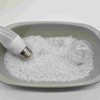Faible toxicité par la fumée Diffusion de lumière réduite PC UL94 V0 PC Pellets sans halogène