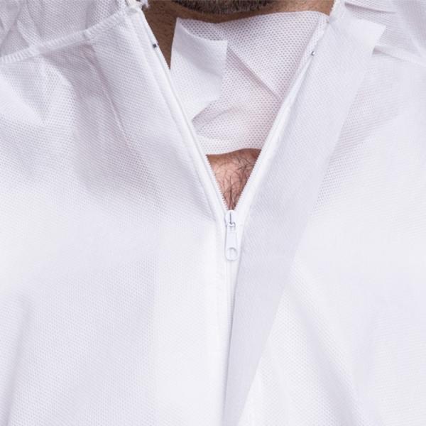 Industrial M L XL 2XL Disposable Isolation Gowns With SMS 50GSM Material