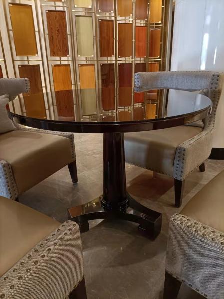 Height 75cm Round Glass Table Top Dining Table And Chair Sets ISO14001 Certified