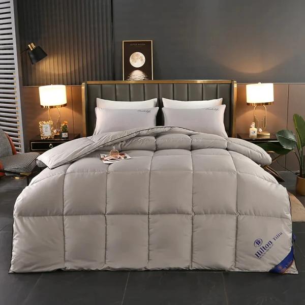 Home 100% Polyester Thickened Warm 5 Star Hilton Hotel Textile Filling Quilt Duvet Bedding