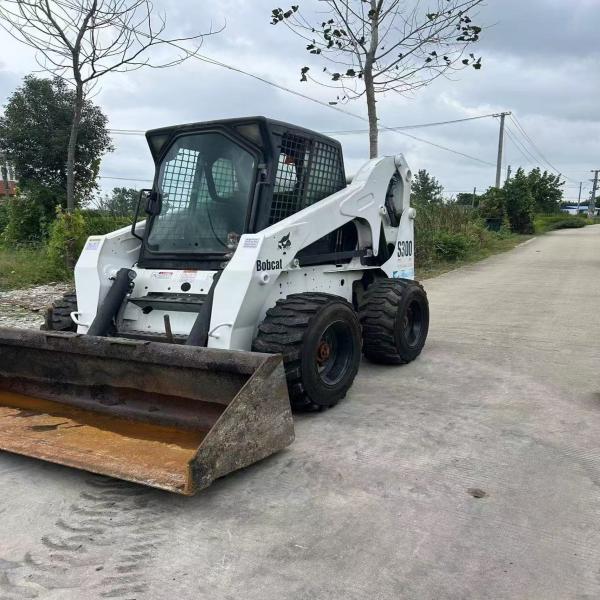 60KW Compact Used Skid Loaders Steer Bob S300 11.1km/h 3750kg