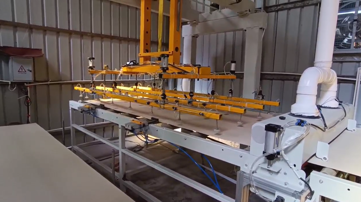 Three Axis Palletizing Robotic Arm For Loading Materials 4 Pcs/Min