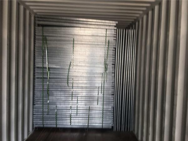 chain link temporary construction fence panels 6FT X 10F Mesh 2 3/8  x 2 3/8 ( 60mm x 60mm ) x 12 gauge wire