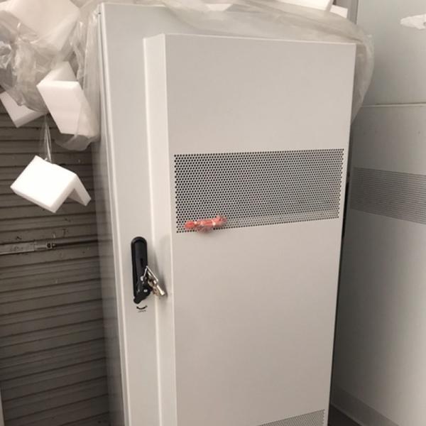 Quakeproof Heat Insulation Outdoor Equipment Cabinet Vented MTS9304A-HA16KP