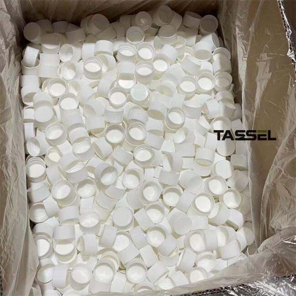 Завинчивая пробка ЗАПАСА 28/410 белая ребристая с вкладышем для пластиковой бутылки