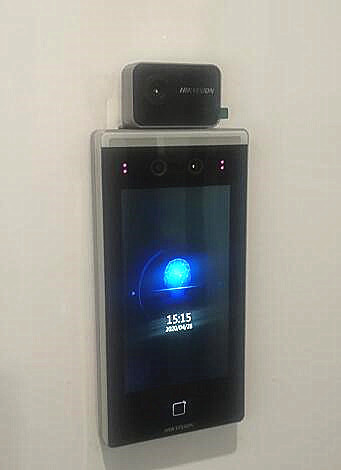 Распознавание лиц 800*1280 не контактирует ультракрасный термометр