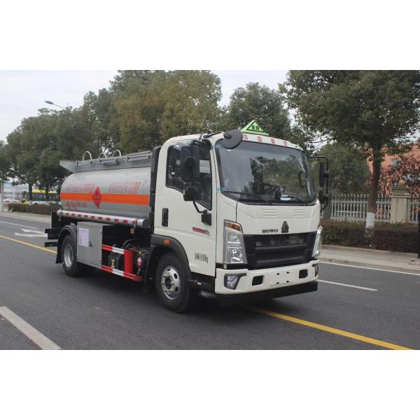 2024 Nouveau Camion-citerne de ravitaillement en carburant 4x2 LHD 4000 Litres 5000 Litres 6000 Litres avec distributeur de carburant Prix
