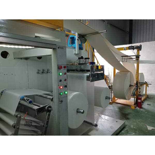 Внутренняя пакуя ясная тренировка щенка сумки прокладывает пусковые площадки мочи собаки