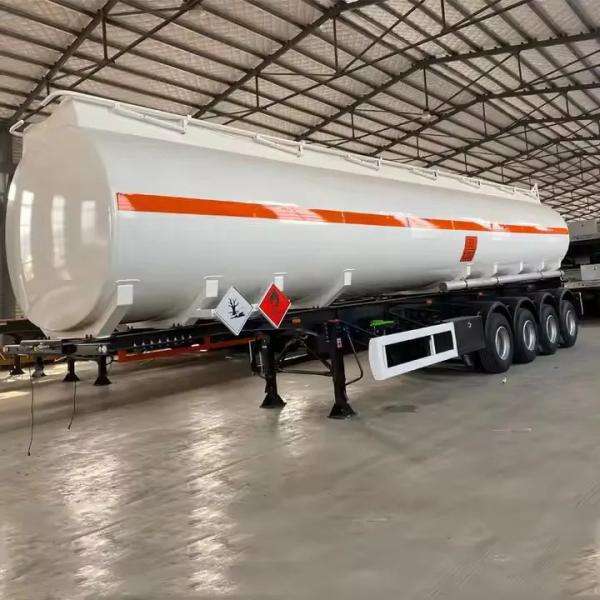 Heavy-Duty 12R20 Tyres With JOST 2/3.5 Bolted Type Tank Truck Semi-Trailer, Specially Designed For The Transport Of Fuel And Oil.