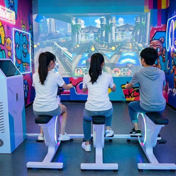 Commercial-Grade Indoor Interactive Projection Cycling Bike with Aluminum Frame and Immersive  Racing Game System for Gyms