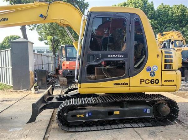 Used Hydraulic Excavator Komatsu PC60-8 6 Ton Used Small Excavator
