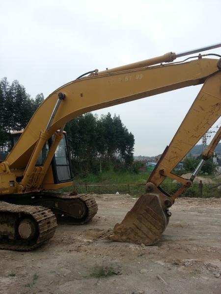 Original japanese CAT E200B crawler excavator for sale
