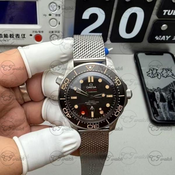 Omega Seamaster Diver 300M 007 Edición Casilla de Titanio Super Clone Reloj automático