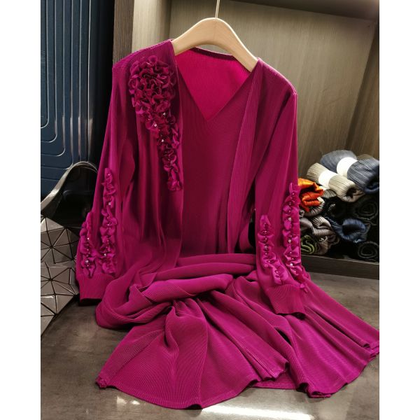 Elegant Heavy-Duty Ruffled Beaded Pleated V-Neck Dress Autumn Solid Color Casual Slimming Chiffon Dress Natural Waistline Front