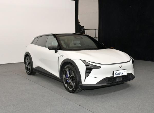 2025年 OEM輸出 スマート新エネルギー 自動バッテリー Jiyue 01 電気自動車