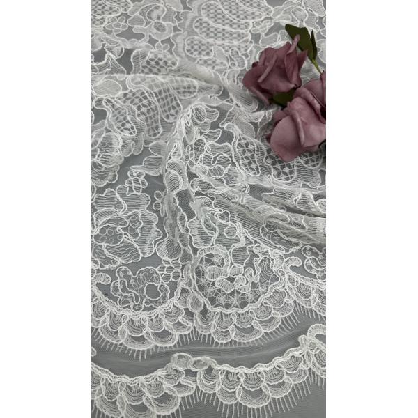 Handmade Floral Embroidery On Lace Artistic Detailing Tulle Mesh Fabric For Wedding Dresses