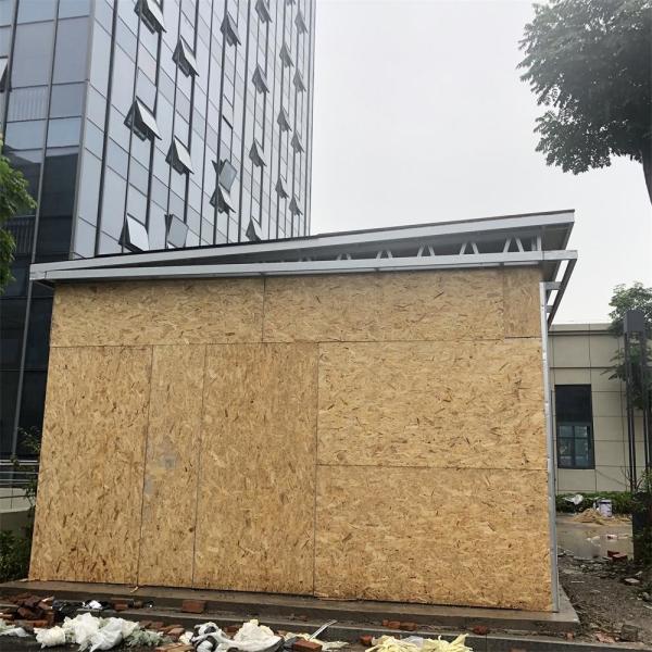 O parque de estacionamento 10m2 da garagem pré-fabricou a casa de moldação de aço clara