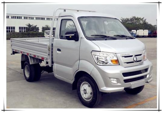 RHD 1.0 Tons Loading Capacity SINOTRUK CDW 4x2 Light Cargo Truck / Mini Truck for sale