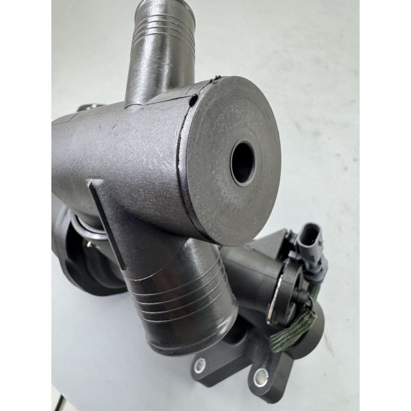 High-quality thermostat assembly LR105975 LR073694 JDE40346 suitable for diesel 2.0T cooling system accessories engine coolant thermostat LD13668