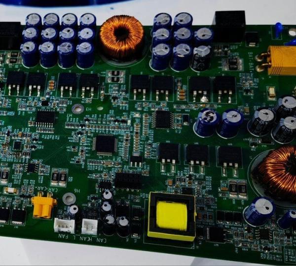 China 12V CC a 220V AC 600W 1000W 3000W 5000W Inversor de energía solar híbrida PCBA