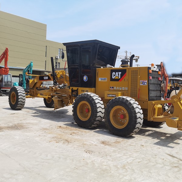 18730KG Old Cat Motor Graders For Landscaping Earthmoving Wear Resistant