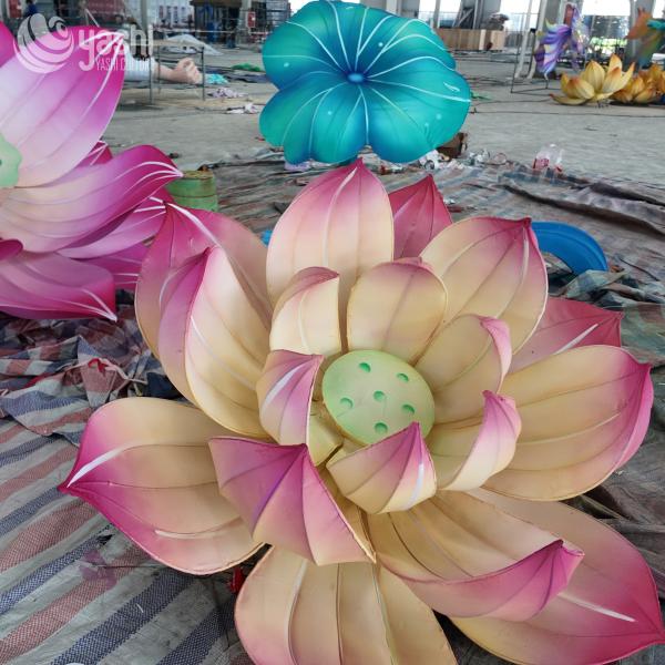 New Year Party Chinese Lotus Lanterns Handcrafted Detachable 100CM