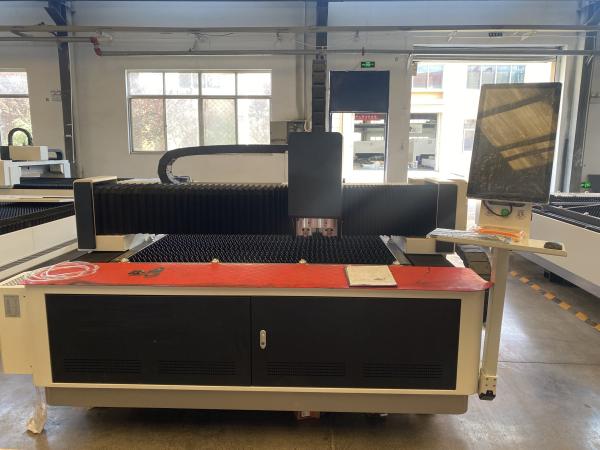 3015 3000W 1500W CNC Metal Laser Cutting Machine Yaskawa Servo Motor Ipg Laser Source Stainless Steel Engraving Machine