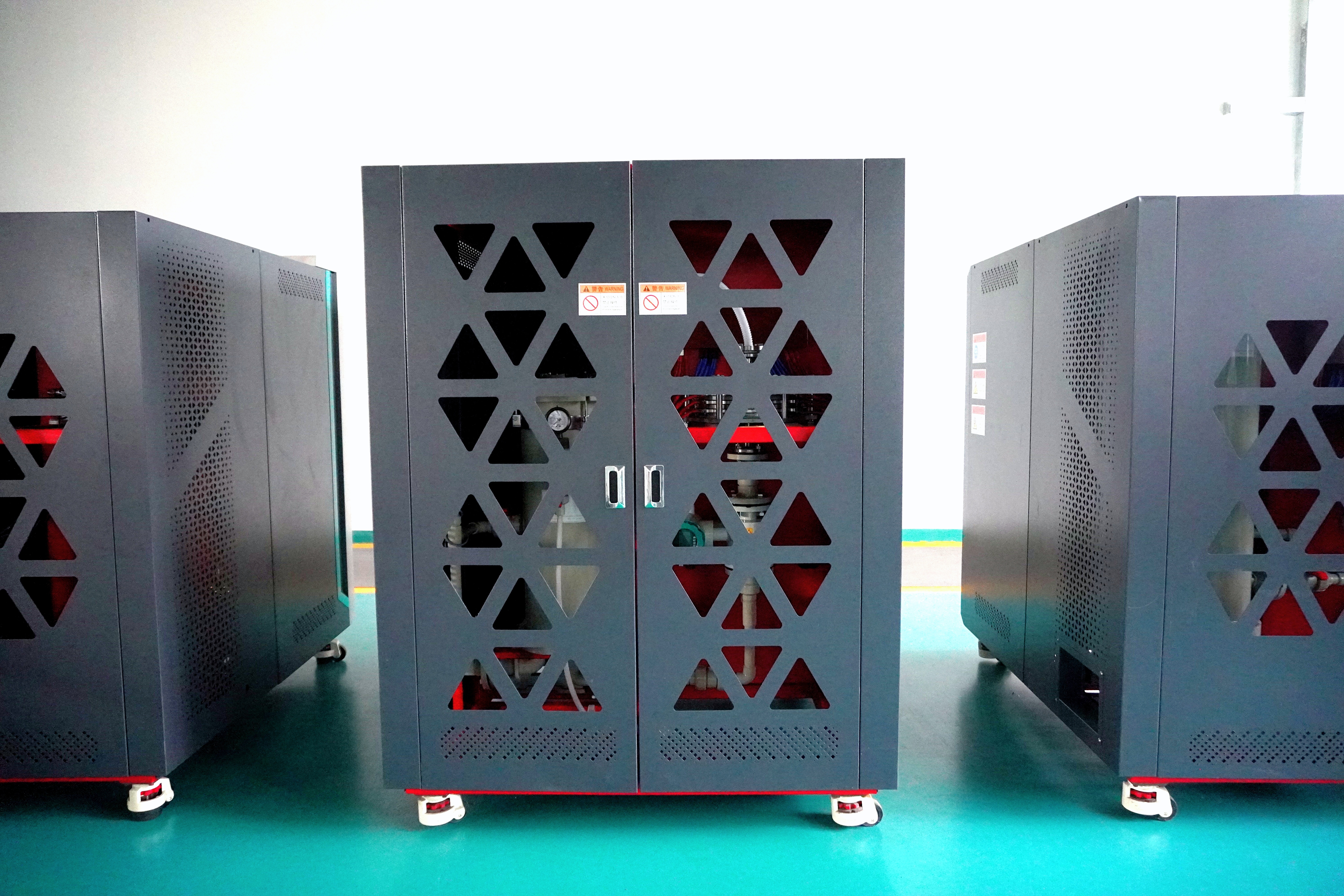 Electrochemical wastewater treatment equipment for treating acidic wastewater