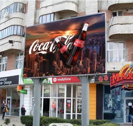 RGB Full Color IP65 Waterproof P7.81 Large Fixed Outdoor LED Screen Energy Saving