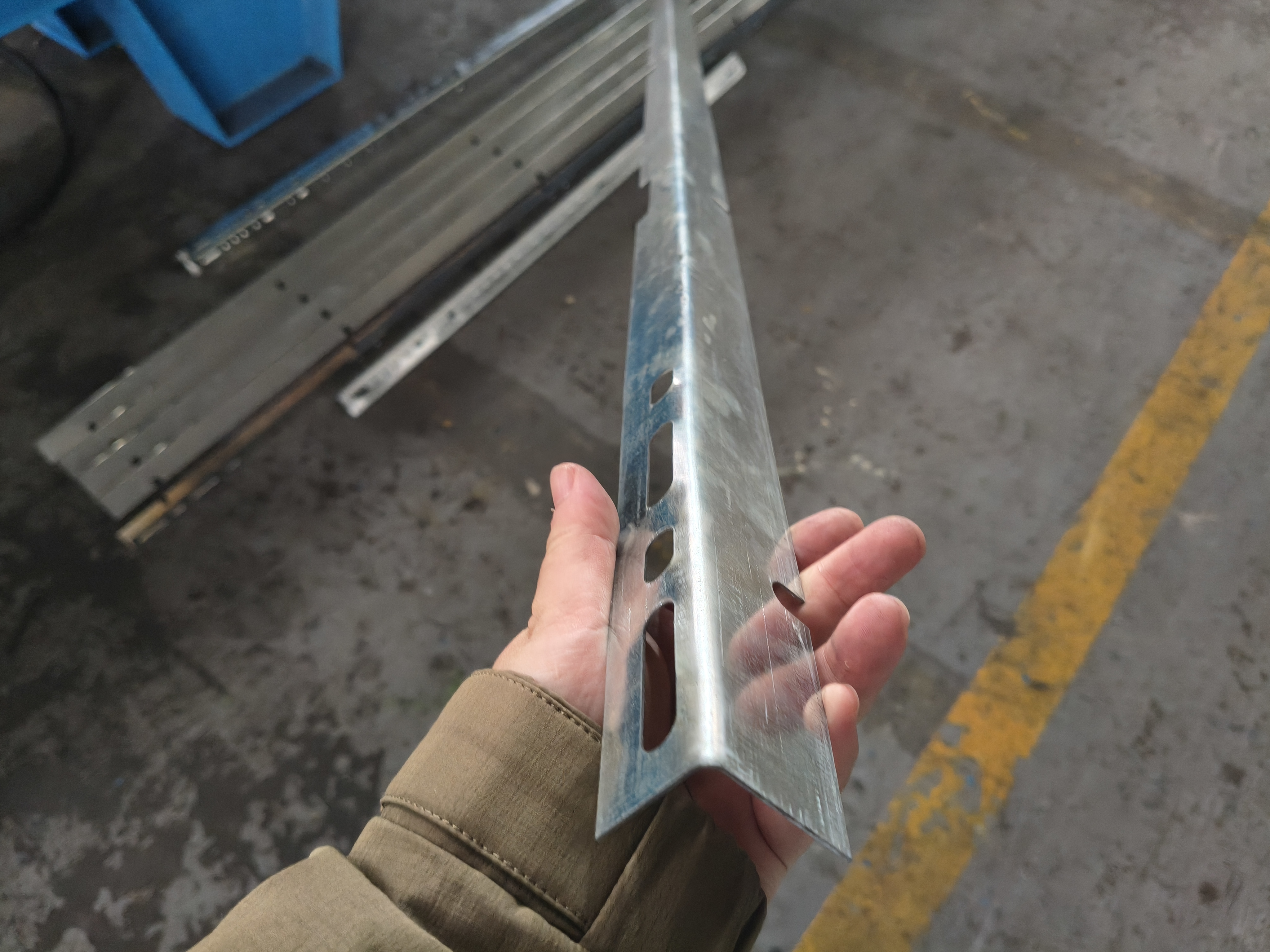 Garage Door System 1.5 & 2 Inches Punched Angle/Perforated Garage Door Angle Track  Rail Roll Forming Machine