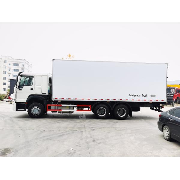 Minus 18 to 20 Centi Degree Temperature Range Sinotruk HOWO 6x4 Refrigerator Van Truck