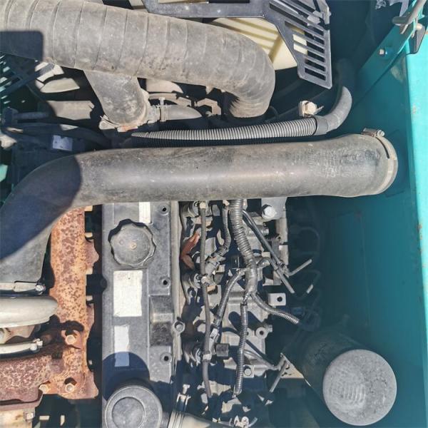 Excavadora Kobelco SK140-8 con capacidad de 0.57 m3 en Shanghai