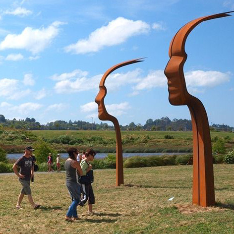 OEM ODM Service Large Metal Garden Ornaments With SGS Approval