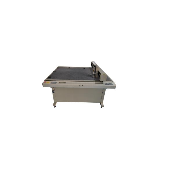 Garment Flatbed Cutter with 1500x900mm Cutting Scope 500-1800mm/s Speed and 1.5mm-6.0mm Thickness for Clothing Cutting