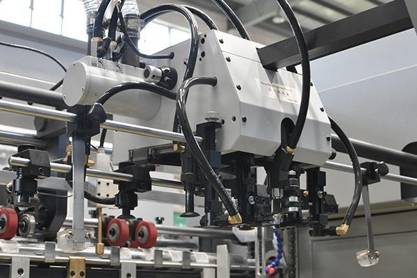Stripping Blanking Flatbed Die Cutting Machine For Carboard Embossing