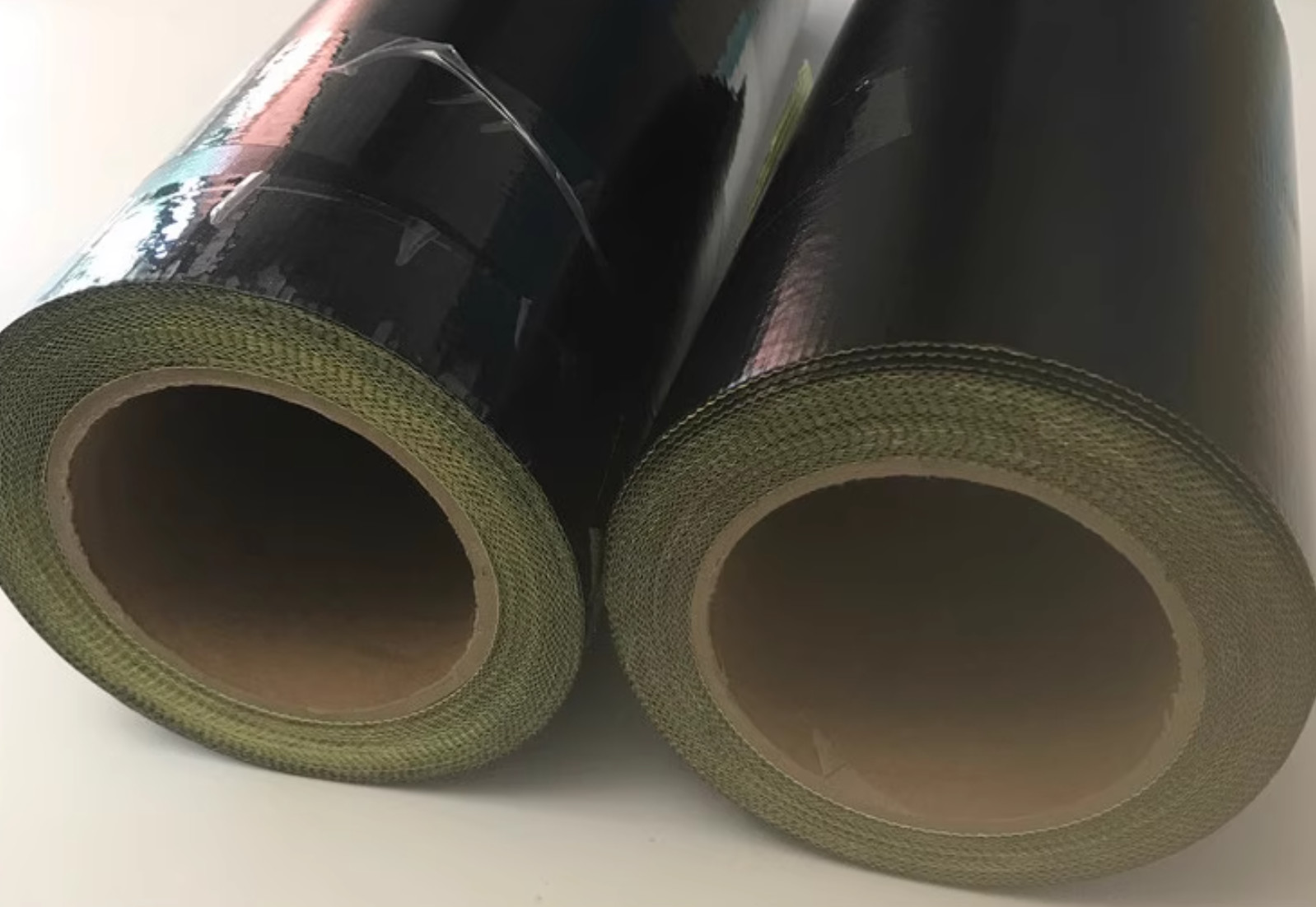 Black PTFE Coated Fiberglass Fabric with High Break Down Voltage and Heat Resistant Properties
