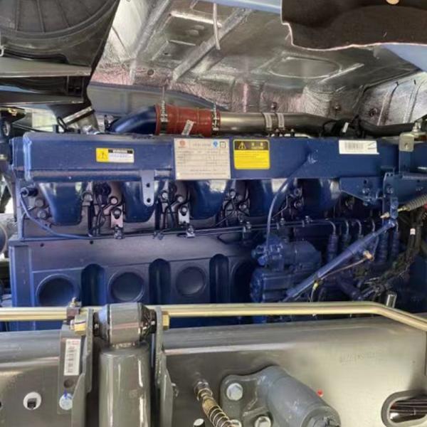 Camion benne basculante 8x4 12 roues 380CV avec conduite à droite, capacité de charge de 31 à 40 tonnes et norme d'émission Euro 2