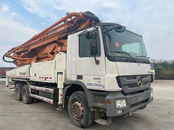 Activité spéciale Zoomlion 49 mètres voiture de pompe vendue Mercedes châssis camion de pompe septique