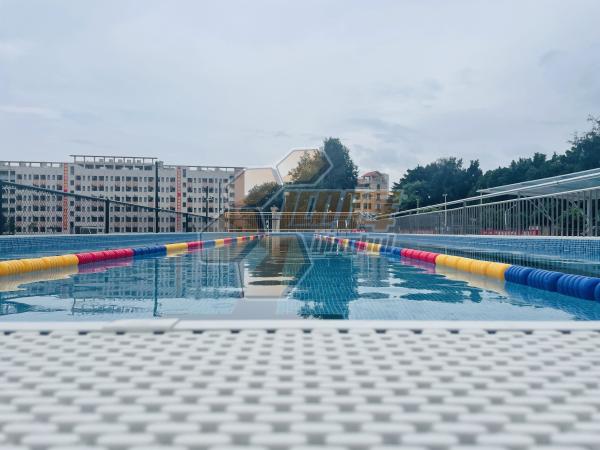 Customized Outdoor Steel Frame Swimming Pool With Safety Anti Drowning Design