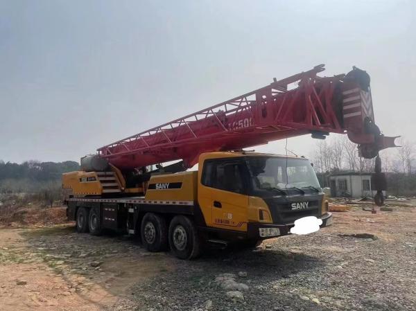 Cran de camion orange 50T en bon état et coût de location d'équipement de construction