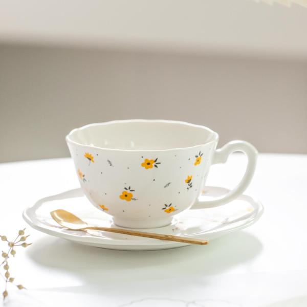 Delicate Floral Cups for Cozy Tea , Coffee and Everyday Joy