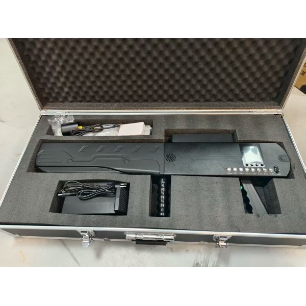 Ultra Portable Handheld Anti Drone Gun With 500-3000m Detection Range 46dBm 200W