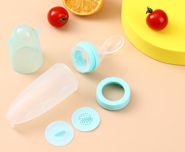 Baby silicone rice cereal spoon milk bottle squeeze feeding spoon child silicone feeding bottle with spoon for baby