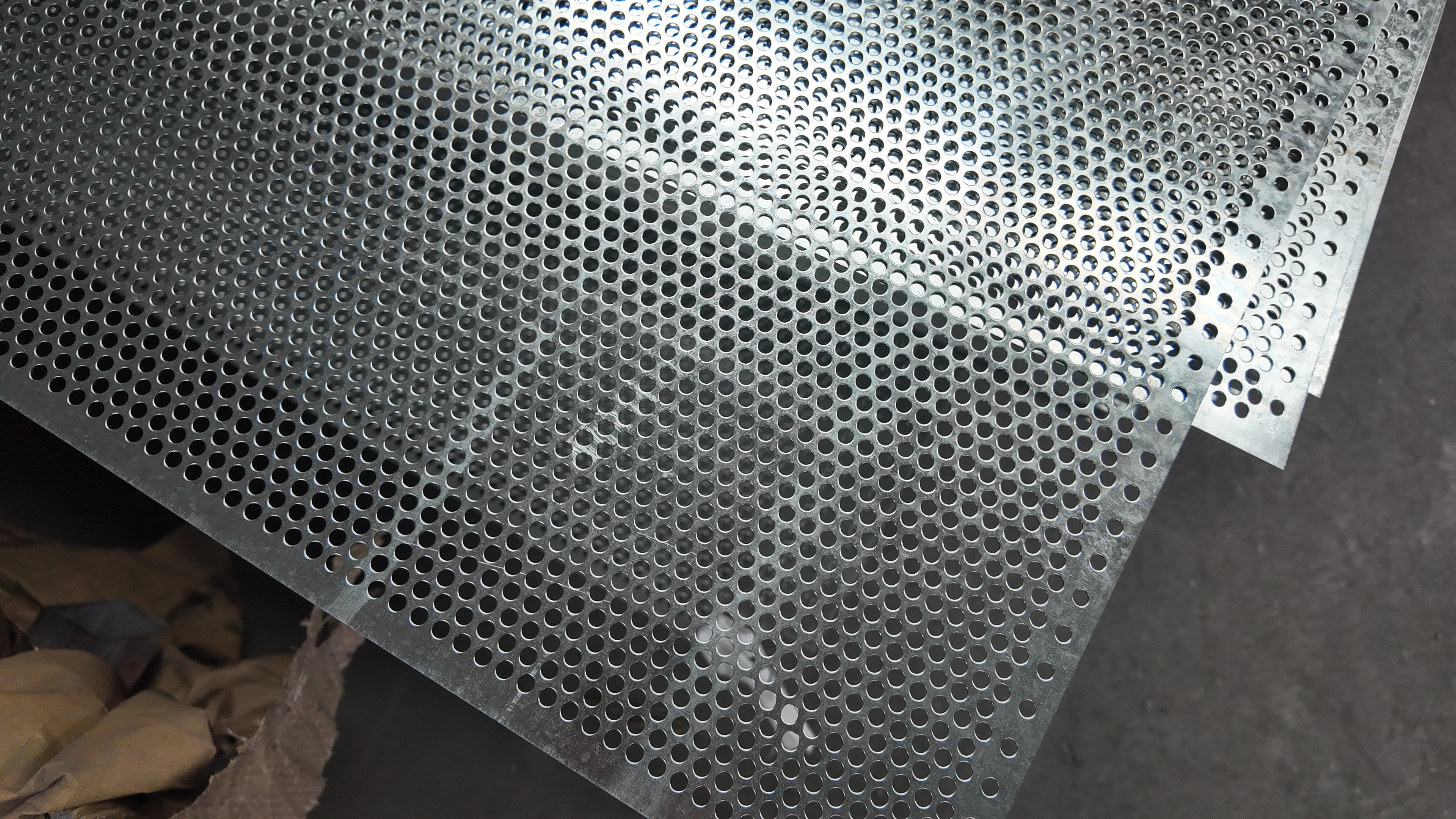 Anti‑Corrosion Custom Round Hole Perforated Mesh For American Construction Industry