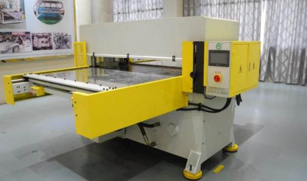 Durable Multifunction Travel Head Cutting Machine With Die Clamping Device