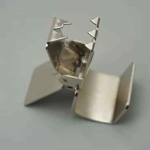 Нержавеющая сталь Металлический коврик с застежкой для штамповки части коврик вешалки ковер висячий клип